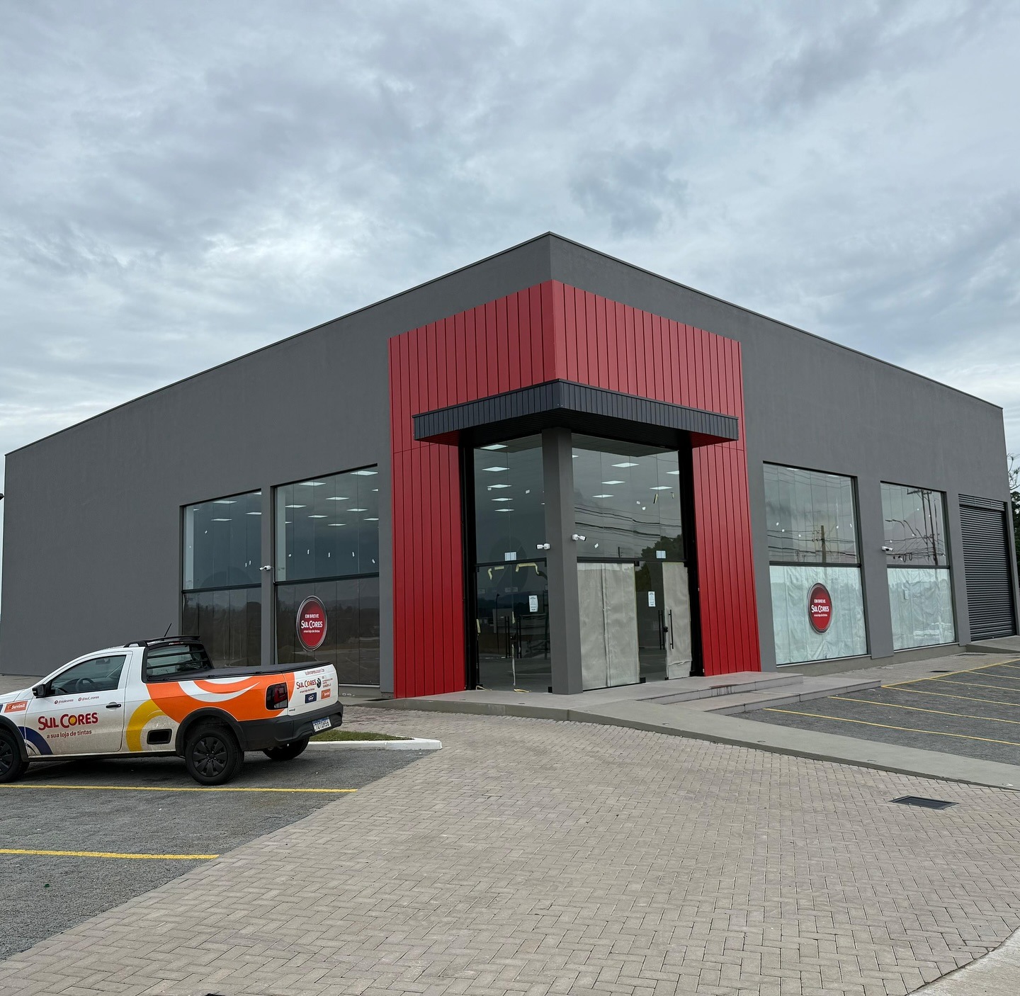 Loja Sul Cores em estrutura comercial de grande porte